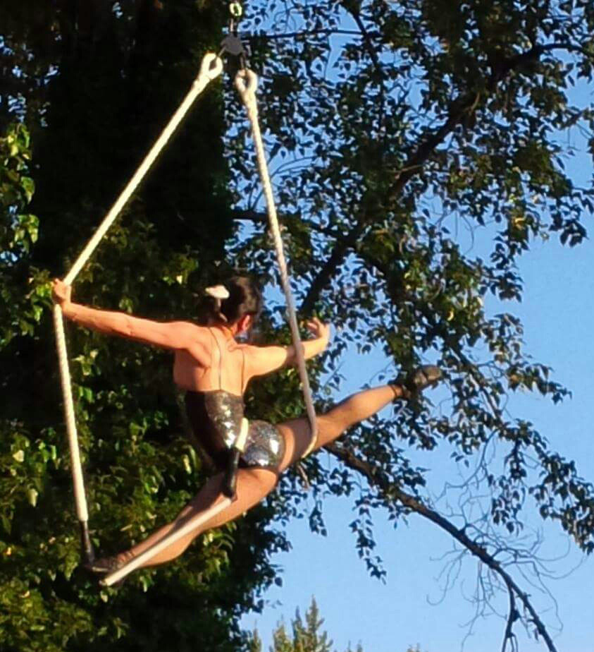 https://emeraldcitytrapeze.com/wp-content/uploads/2019/07/ivanna-static-trapeze.jpg